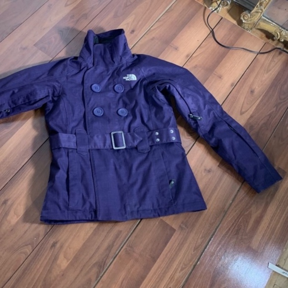 Women’s North face hyVent performance waterproof jacket perfect size XS rain